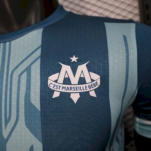 Maillot Joueur Marseille Concept "Bleu Rayures" 2025/2026 — vue 3