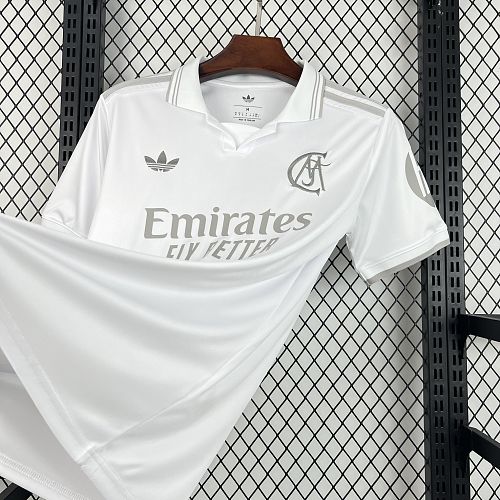 Maillot Real Madrid Edition "125th Anniversary" 2026/2027 — vue 3