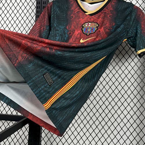 Maillot FC Barcelone Rétro Concept "Baroque Rouge" 2021/2022 — vue 4