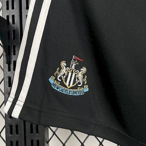Short Newcastle Domicile 2025