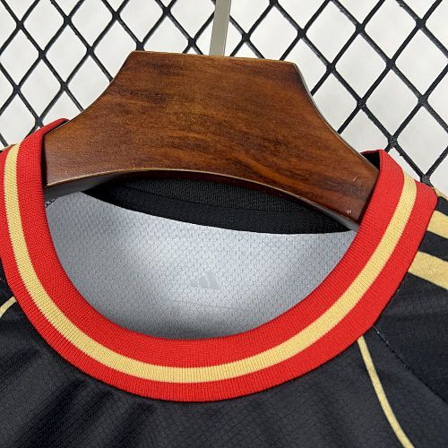 Maillot Liverpool Edition "Phénix Rouge Noir" 2025/2026 — vue 8
