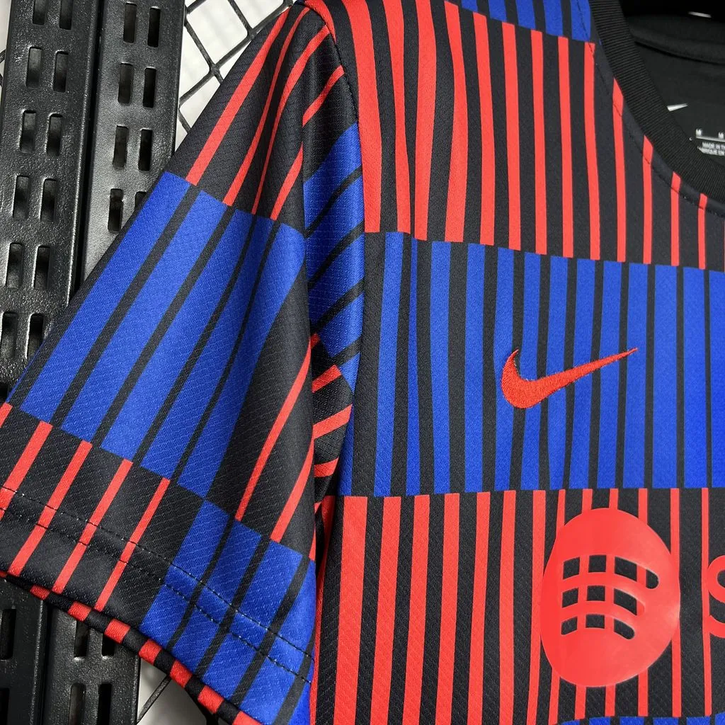 Maillot-Barcelone-Entrainement-2024-2025-_6_-min Maillot Barcelone Entrainement 2024/2025 – Image 3