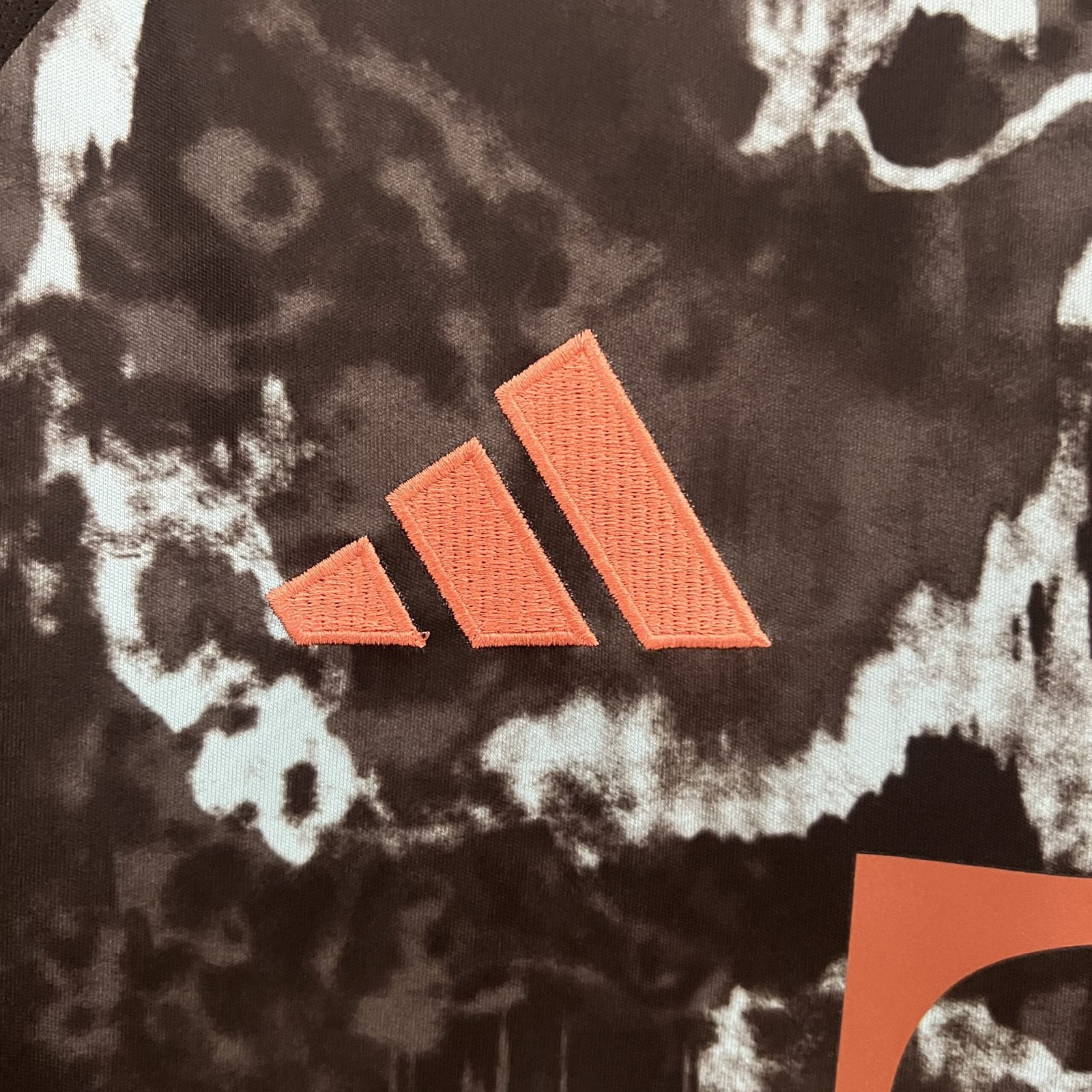 Maillot Bayern Munich Extérieur 2024-2025 (3) Maillot Bayern Munich Extérieur 2024/2025 – Image 3