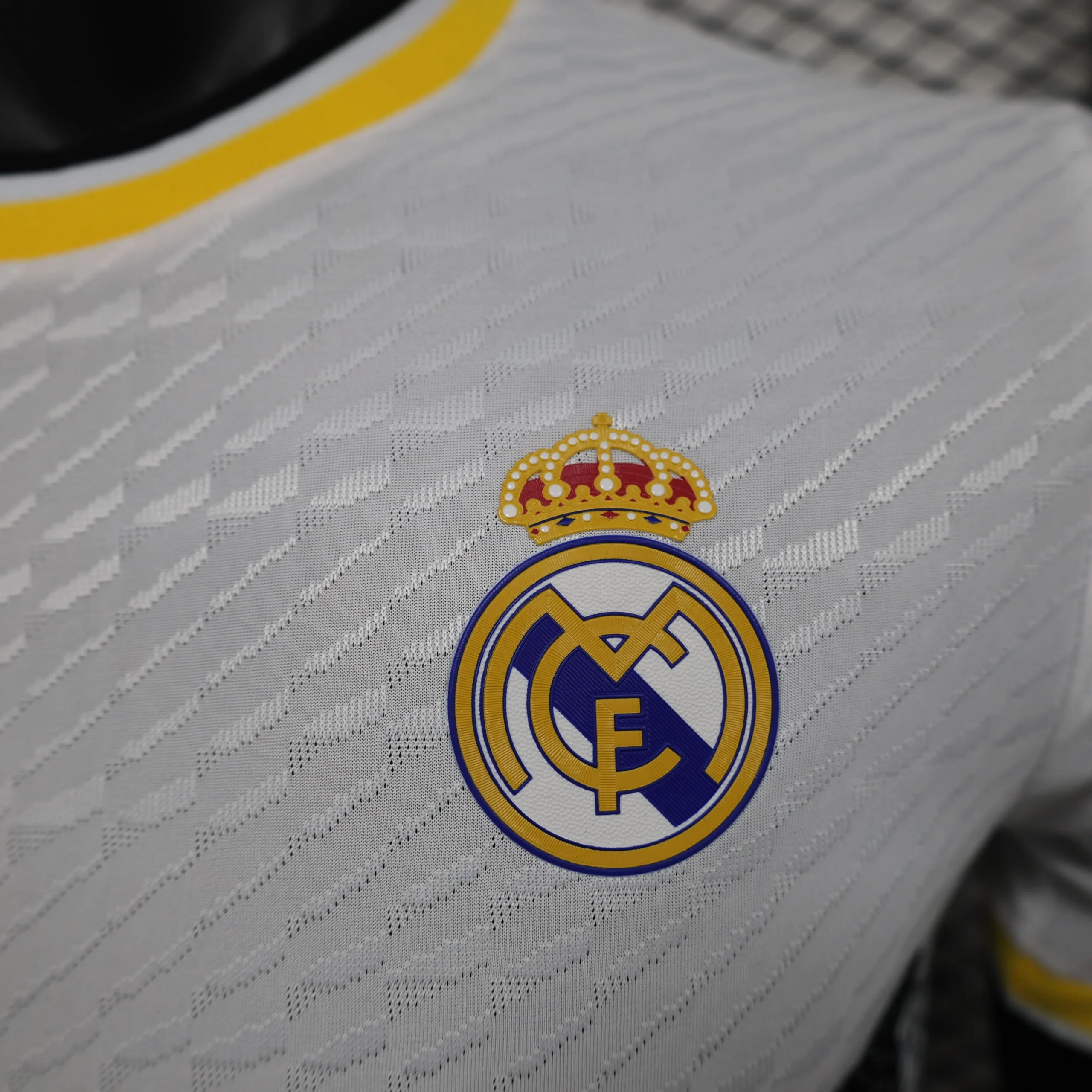 Maillot Joueur Real Madrid Concept Black Snake 2024-2025 (4) Maillot Joueur Real Madrid Concept "Black Snake" 2024/2025 – Image 4