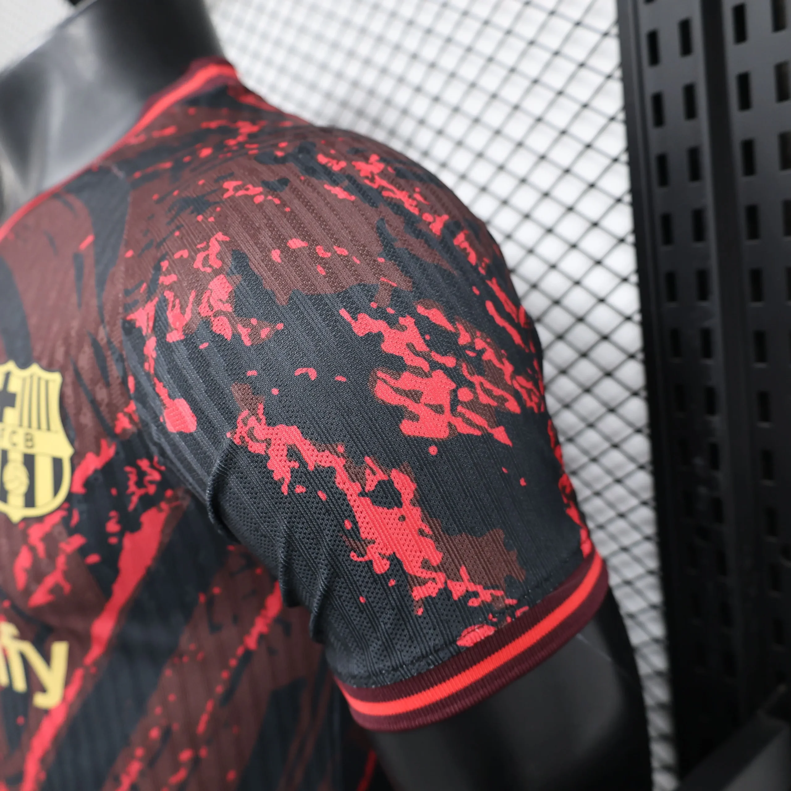 Maillot-Match-Barcelone-Concept-_5_ Maillot Joueur Barcelone Concept "Rouge" 2024/2025 – Image 6