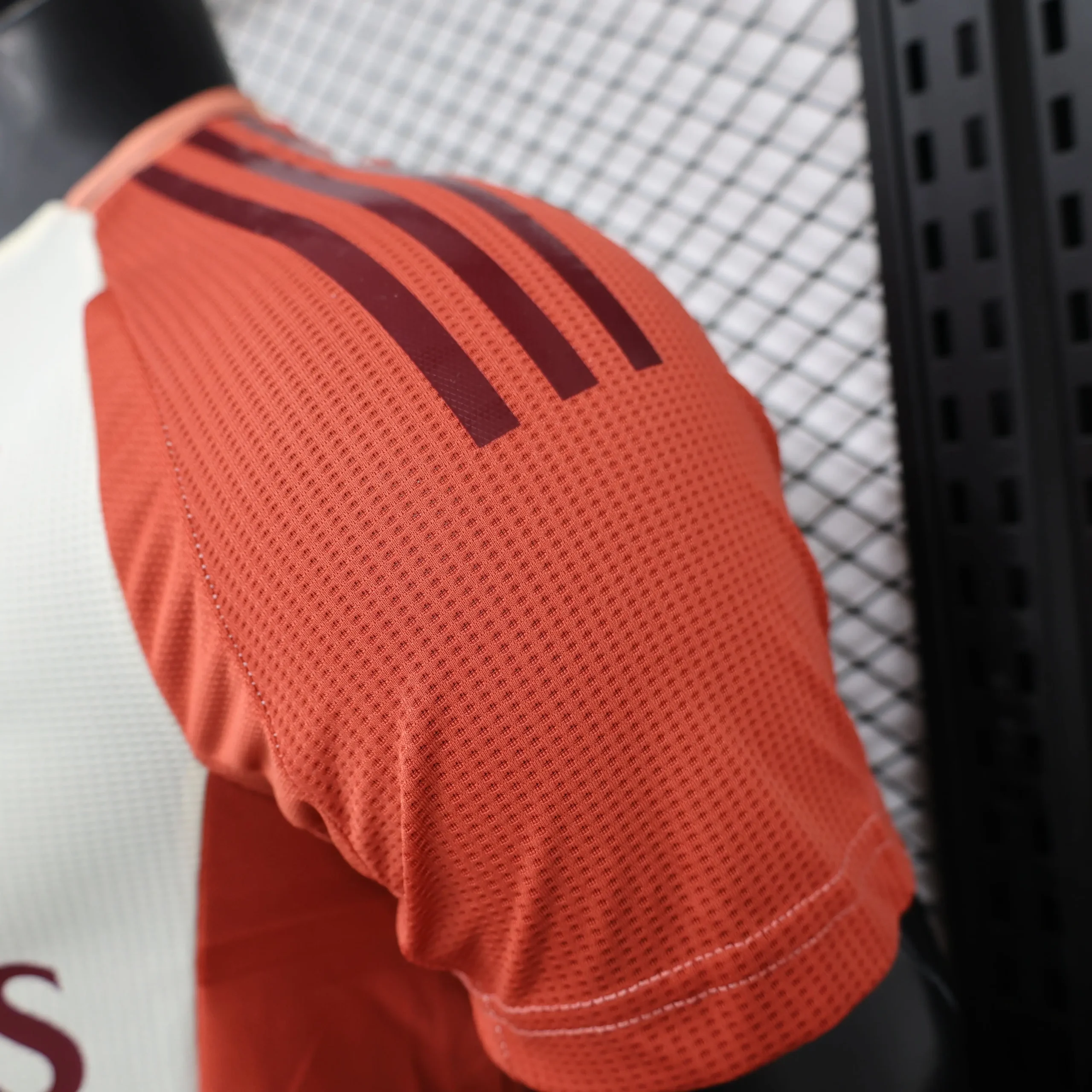 Maillot-Match-Olympique-Lyonnais-Third-2024-2025-_4_ Maillot Joueur Olympique Lyonnais Third 2024/2025 – Image 6