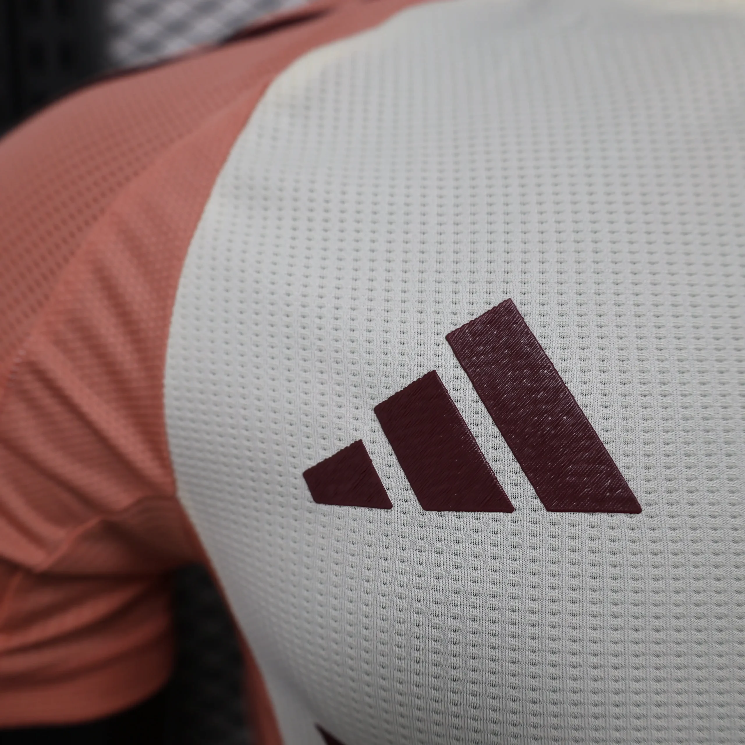 Maillot-Match-Olympique-Lyonnais-Third-2024-2025-_6_ Maillot Joueur Olympique Lyonnais Third 2024/2025 – Image 3