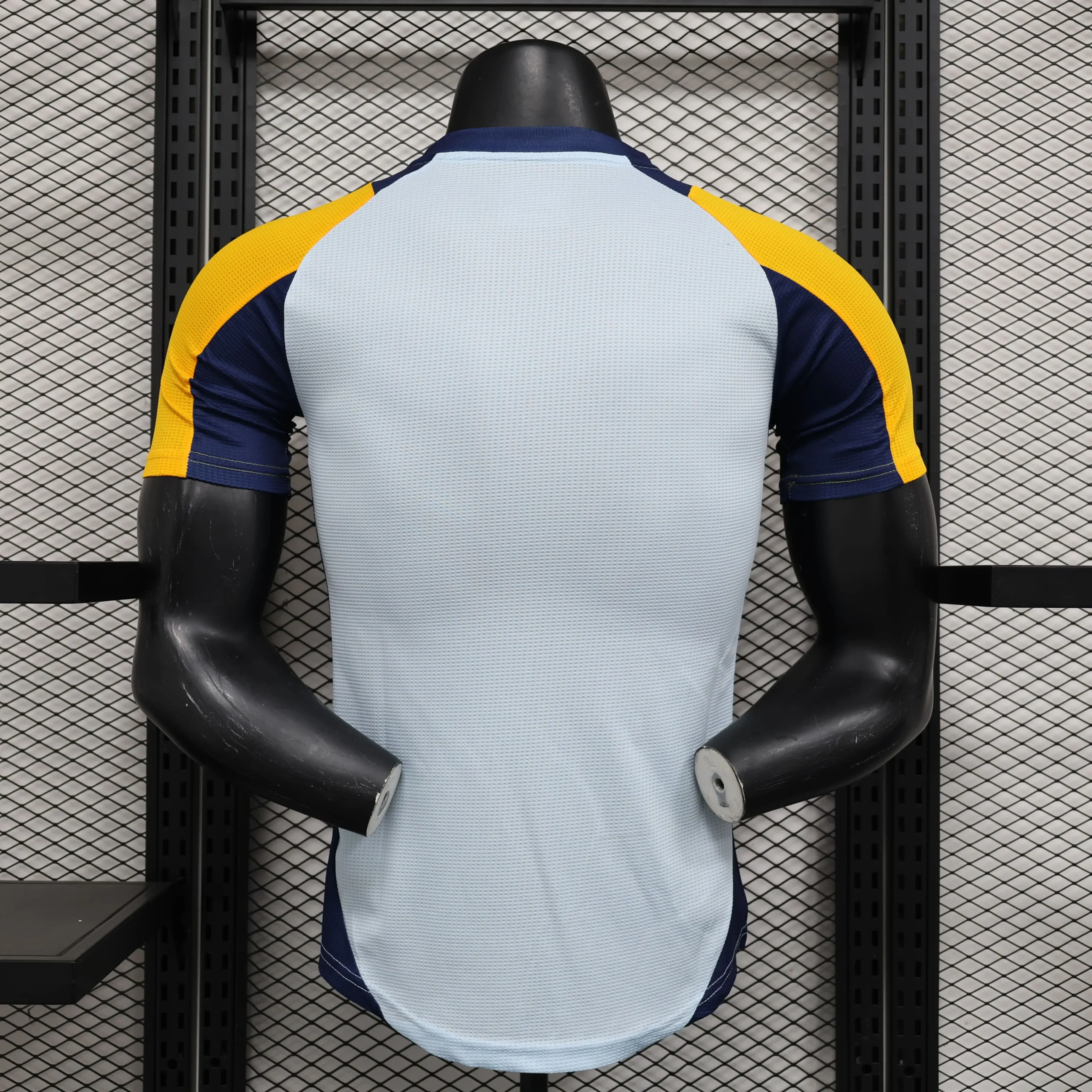 Maillot-Match-Real-Madrid-Entrainement-2024-2025-_5_ Maillot Joueur Real Madrid Entrainement 2024/2025 – Image 2