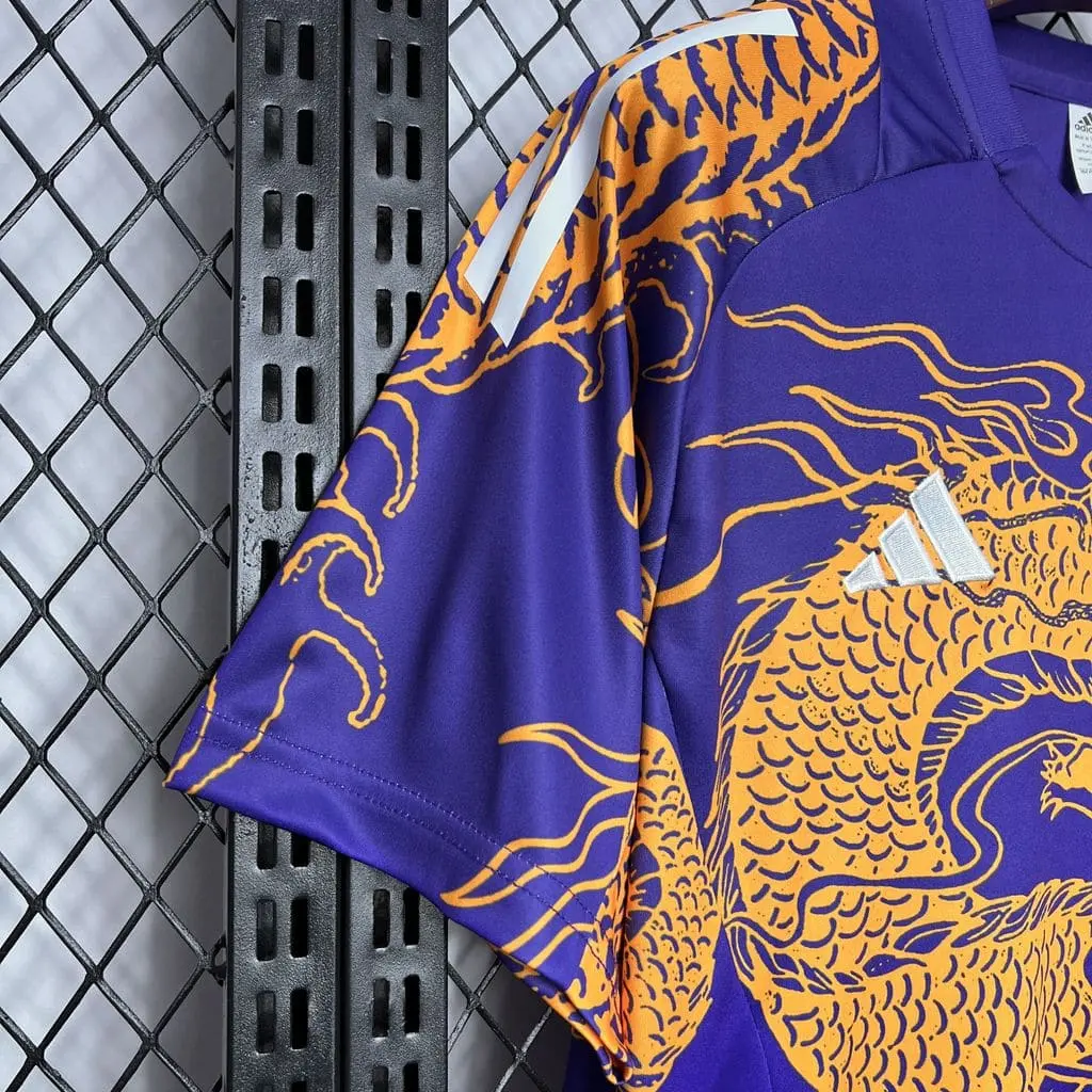 Maillot-Real-Madrid-Concept-2024-2025-_6_ Maillot Real Madrid Concept "Purple Dragon" 2024/2025 – Image 5