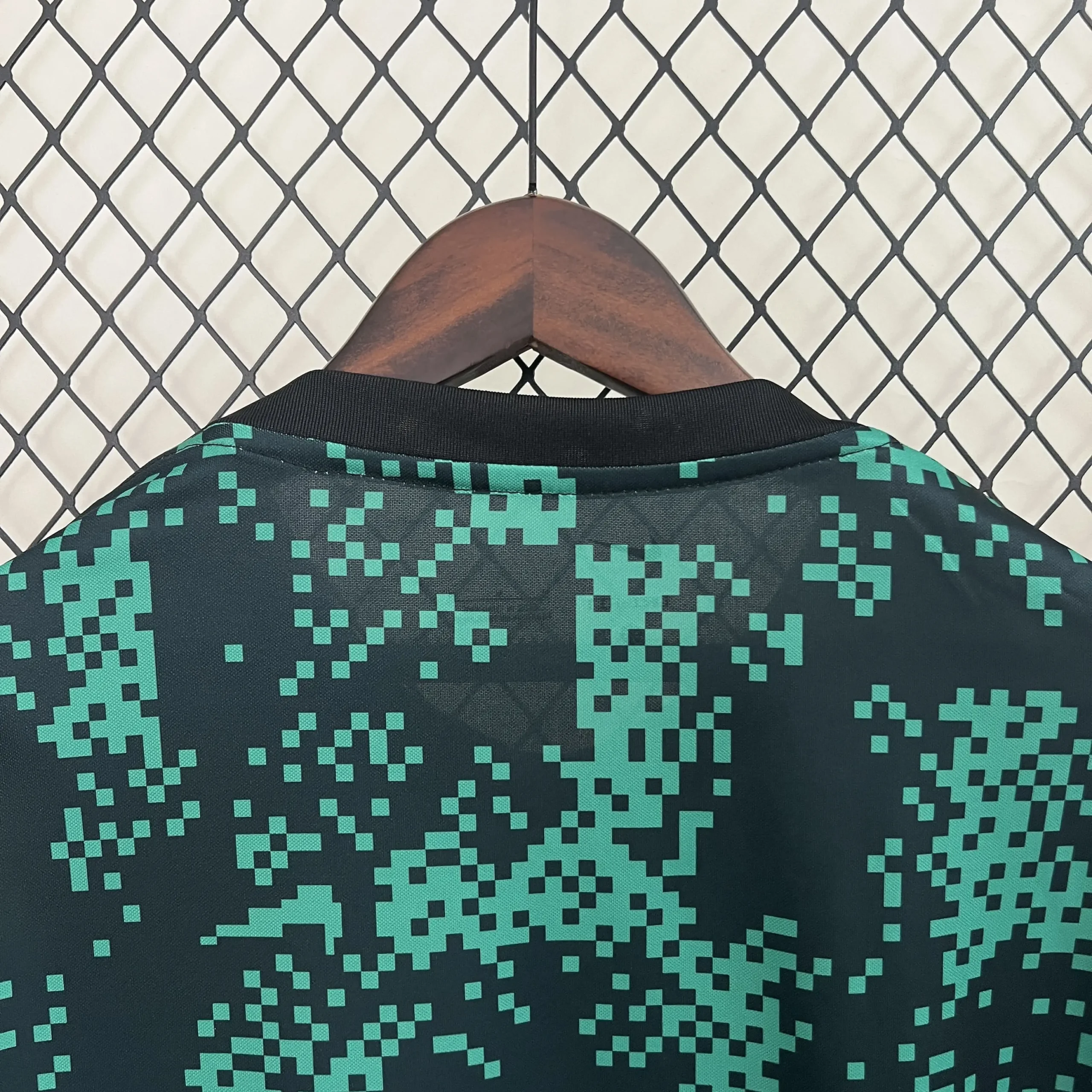 Maillot-Sporting-Portugal-Entrainement-2024-2025-_5_ Maillot Sporting Portugal Entrainement 2024/2025 – Image 6