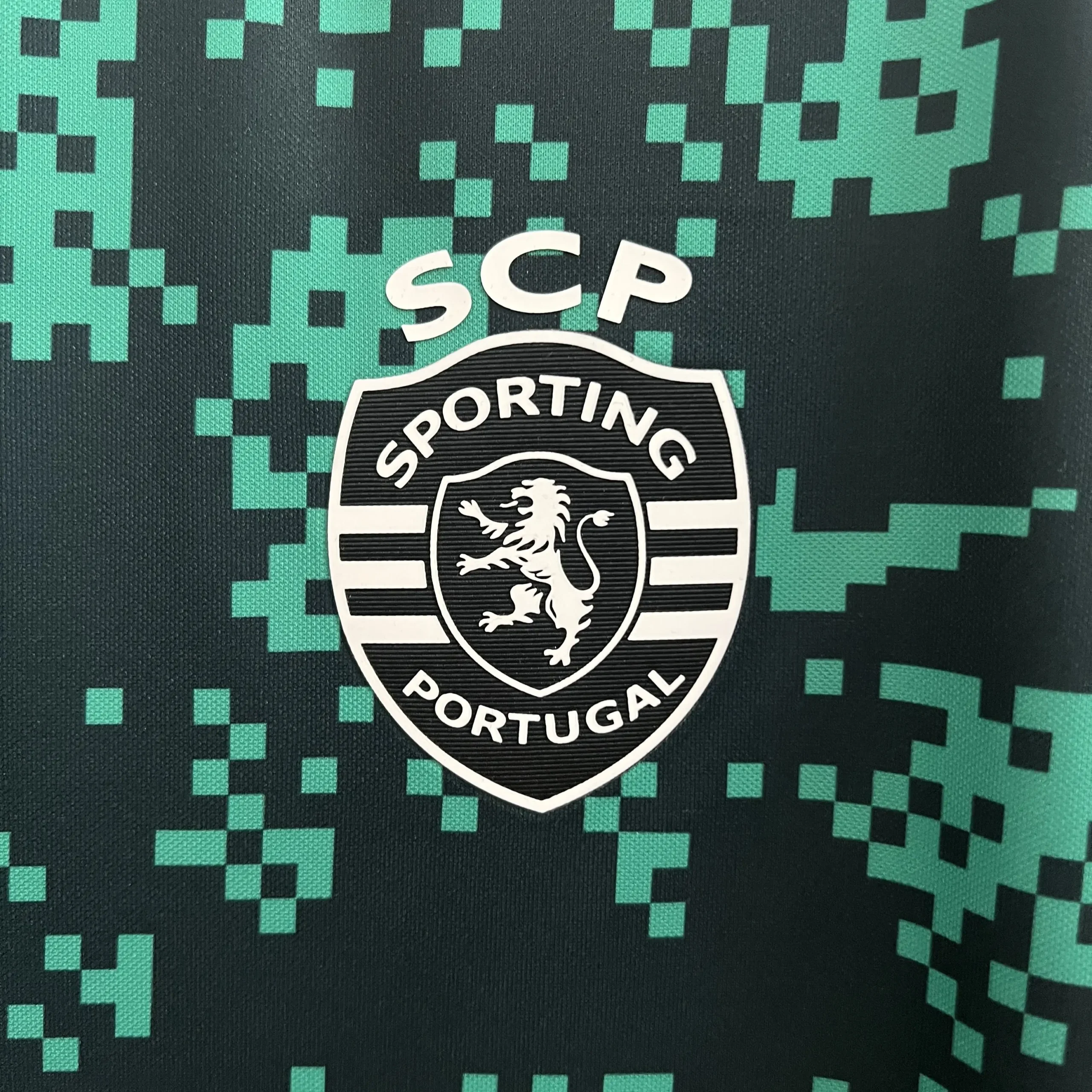 Maillot-Sporting-Portugal-Entrainement-2024-2025-_6_ Maillot Sporting Portugal Entrainement 2024/2025 – Image 4