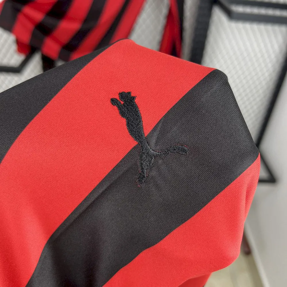 Maillot AC Milan 125 Ans 2024-2025 (1) Maillot AC Milan "Spécial 125 Ans Rouge" 2024/2025 – Image 4