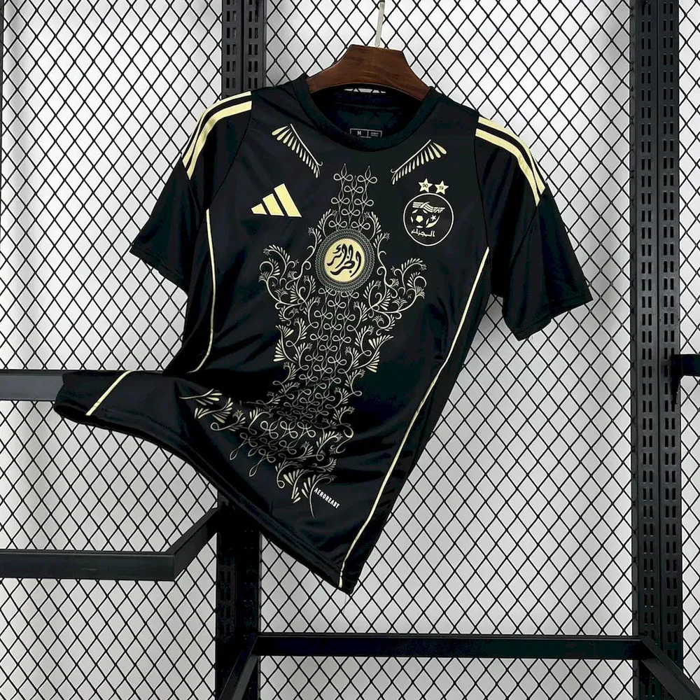 Maillot Algerie Noir Doré 2024-2025 (2) Algerie concept "Black & Gold" jersey 2024/2025 - Image 1