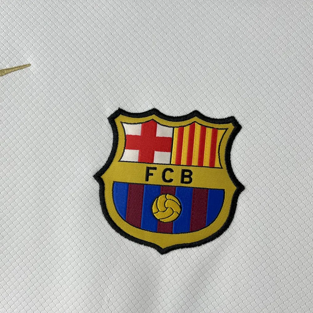Maillot Barcelone Blanc Edition Special 2025-2026 (5) Maillot Barcelone Blanc Edition Special 2025/2026 – Image 4