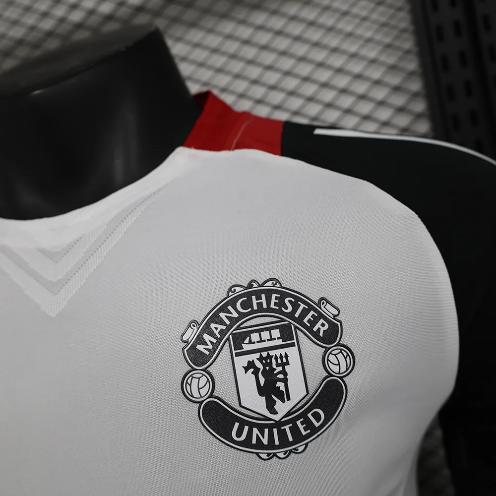 Maillot Match Manchester United Entrainement 2024-2025 (2) Maillot Joueur Manchester United Entrainement 2024/2025 – Image 4