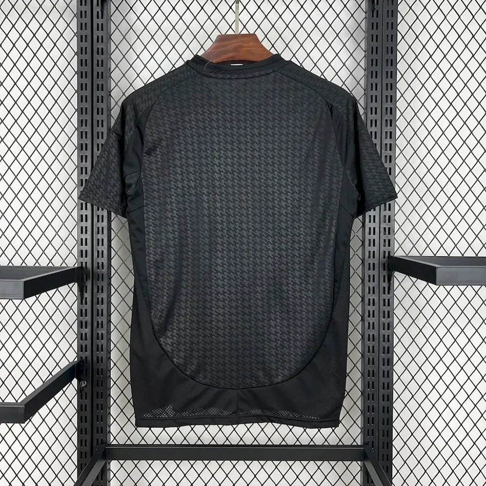 Maillot Real Madrid Concept 2024-2025 (4) Real Madrid Concept "Full Black" jersey 2024/2025 - Image 2