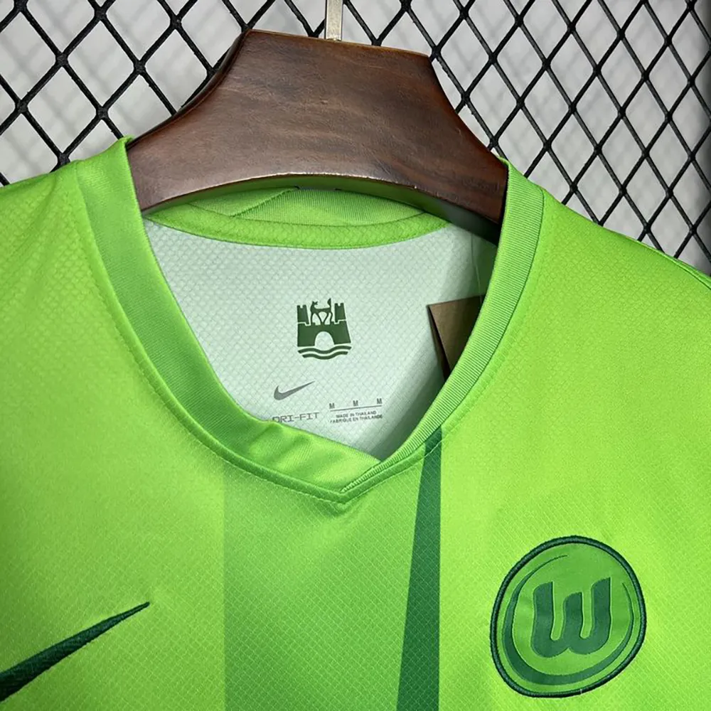 Maillot Wolfsburg Domicile 2024-2025 (3) Maillot Wolfsburg Domicile 2024/2025 – Image 4