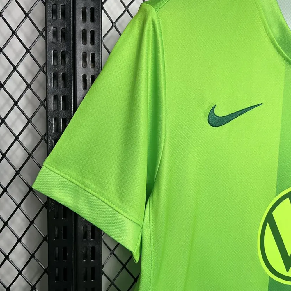 Maillot Wolfsburg Domicile 2024-2025 (5) Maillot Wolfsburg Domicile 2024/2025 – Image 5