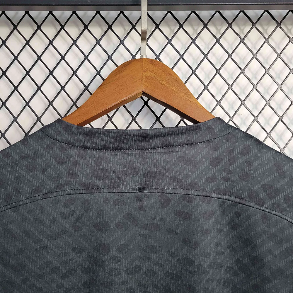 Maillot Brésil Edition Special Leopard Noir et Doré 2022-2023 (3) Maillot Brésil Edition Spécial "Leopard Noir et Doré" 2022/2023 – Image 6