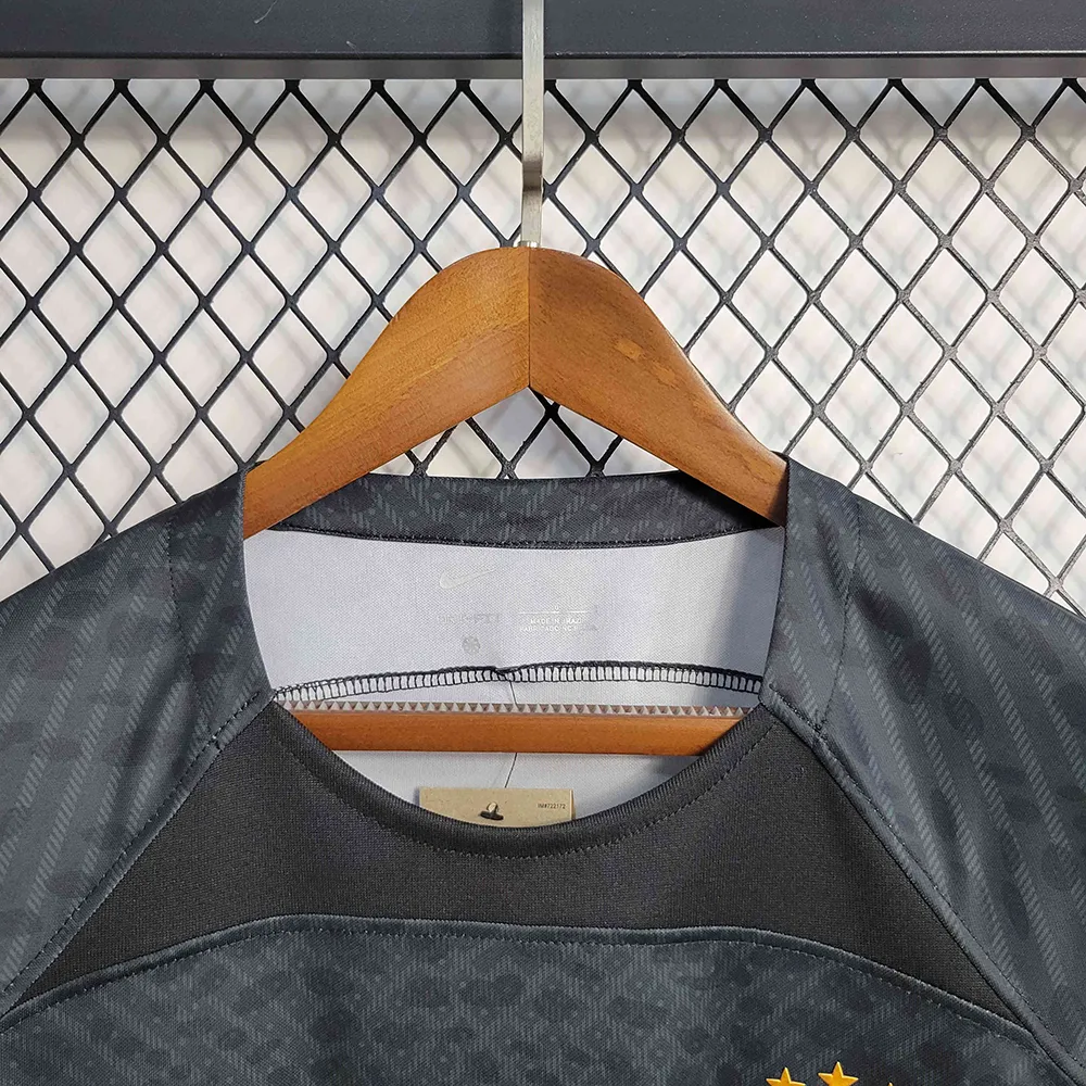 Maillot Brésil Edition Special Leopard Noir et Doré 2022-2023 (5) Maillot Brésil Edition Spécial "Leopard Noir et Doré" 2022/2023 – Image 5