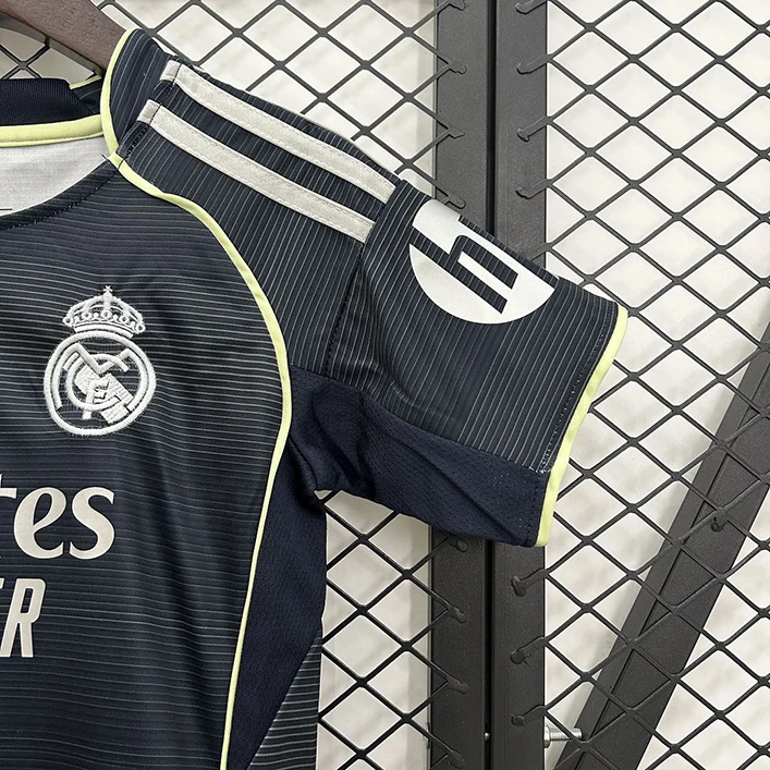 Maillot Enfant Real Madrid Extérieur 2025-2026 (5) Real Madrid Away Jersey Kids 2025/2026 - Image 4