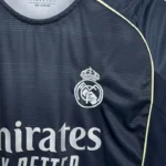 Maillot Real Madrid Extérieur Manches Longues 2025/2026 – Image 4